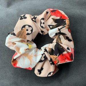 Inspired scrunchie